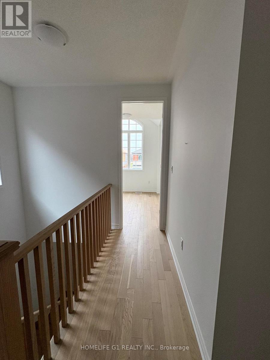 32 Foxley Heights, Barrie, Ontario L9J 0G5 - Photo 7 - S12576930