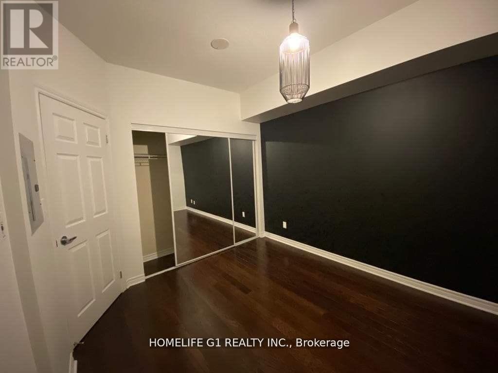 1208 - 3504 Hurontario Street, Mississauga, Ontario  L5B 1P2 - Photo 5 - W12576884