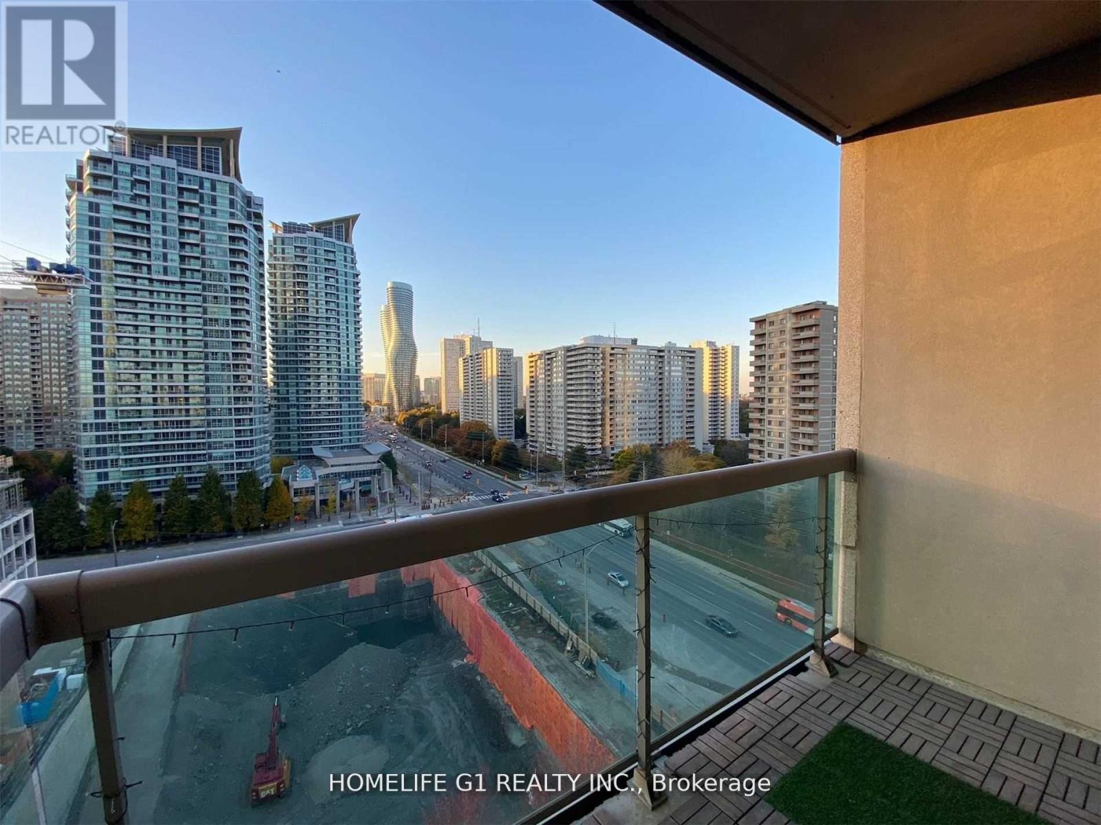 1208 - 3504 Hurontario Street, Mississauga, Ontario  L5B 1P2 - Photo 7 - W12576884