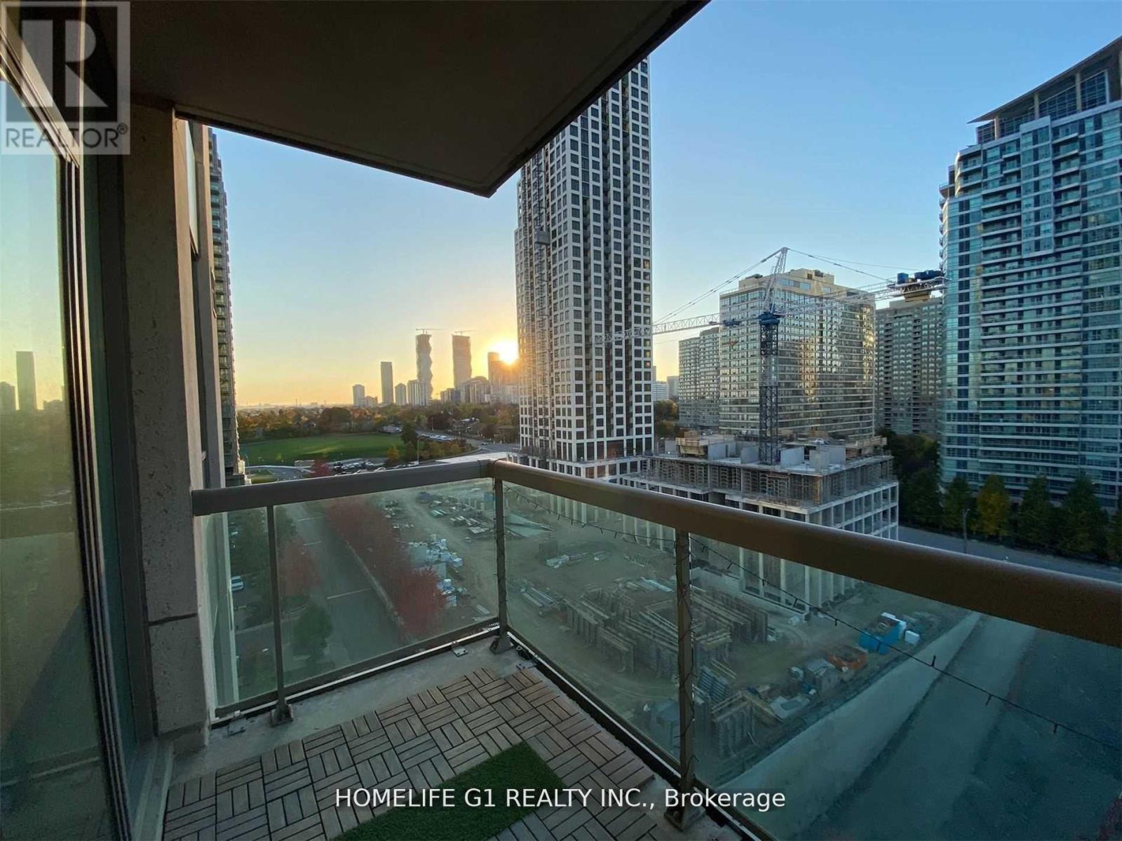 1208 - 3504 Hurontario Street, Mississauga, Ontario  L5B 1P2 - Photo 9 - W12576884