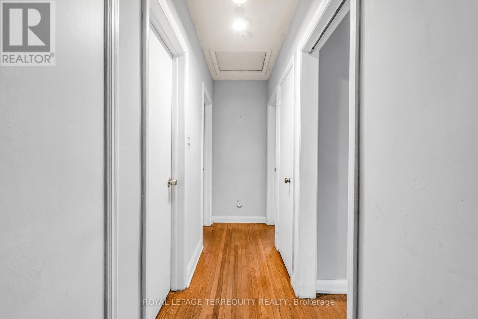 29 Woolton Crescent, Toronto, Ontario  M6M 4L1 - Photo 10 - W12576900