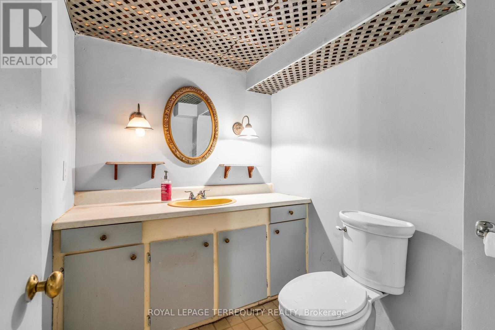 29 Woolton Crescent, Toronto, Ontario  M6M 4L1 - Photo 20 - W12576900