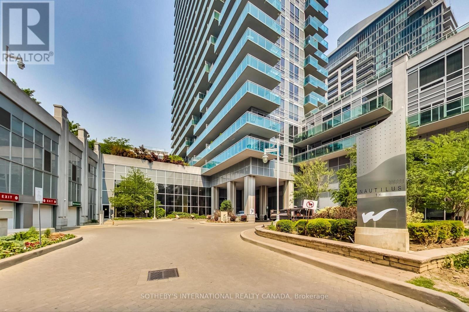 407 - 16 Brookers Lane, Toronto, Ontario  M8V 0A5 - Photo 2 - W12576928