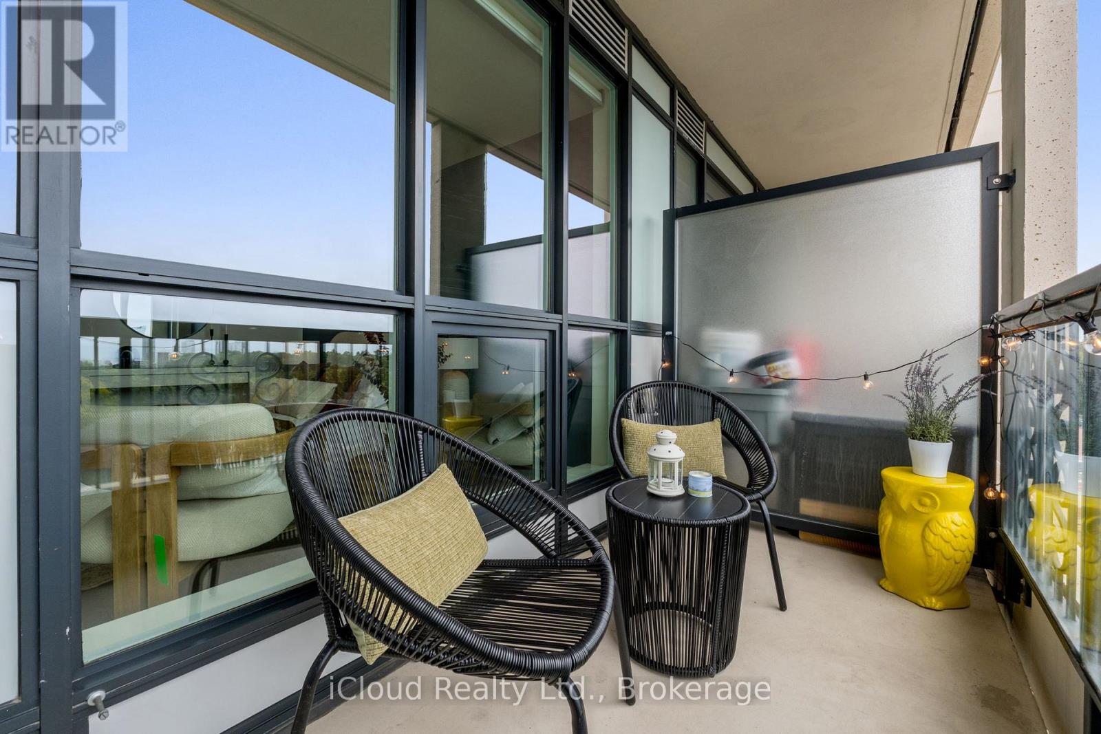 714 - 1 Old Mill Drive, Toronto, Ontario  M6S 0A1 - Photo 11 - W12576932