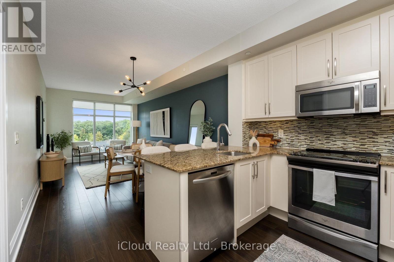 714 - 1 Old Mill Drive, Toronto, Ontario  M6S 0A1 - Photo 12 - W12576932