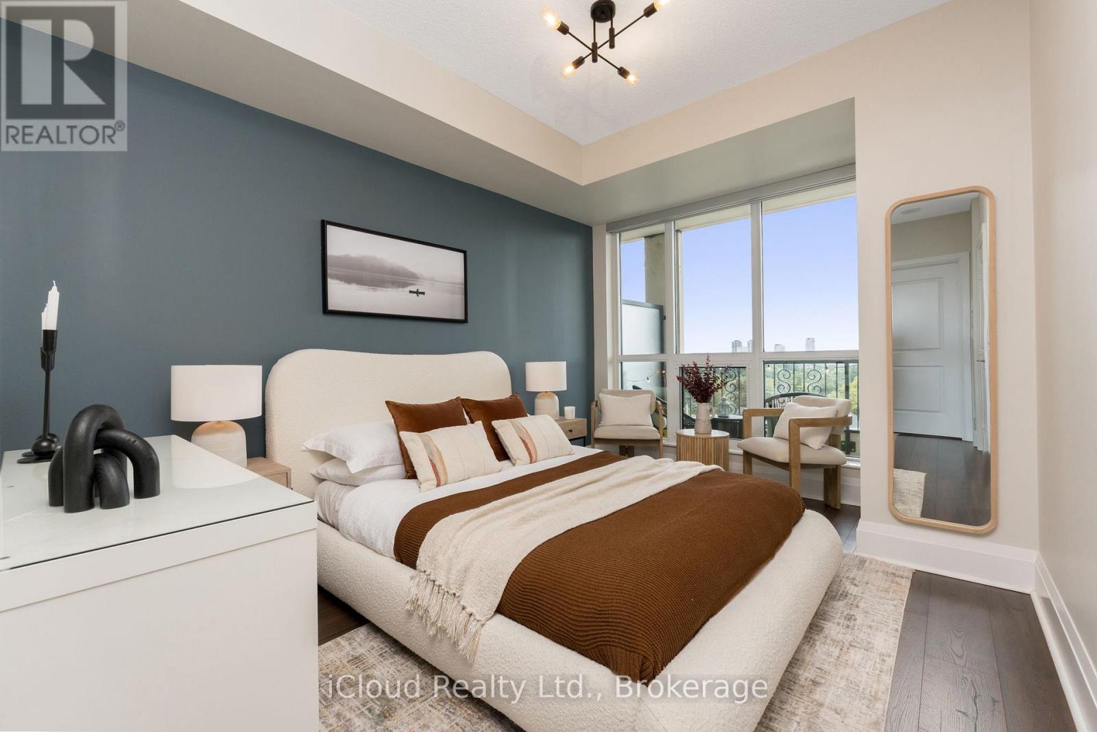 714 - 1 Old Mill Drive, Toronto, Ontario  M6S 0A1 - Photo 2 - W12576932