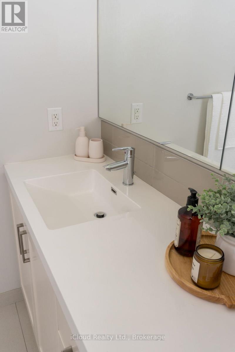 714 - 1 Old Mill Drive, Toronto, Ontario  M6S 0A1 - Photo 24 - W12576932