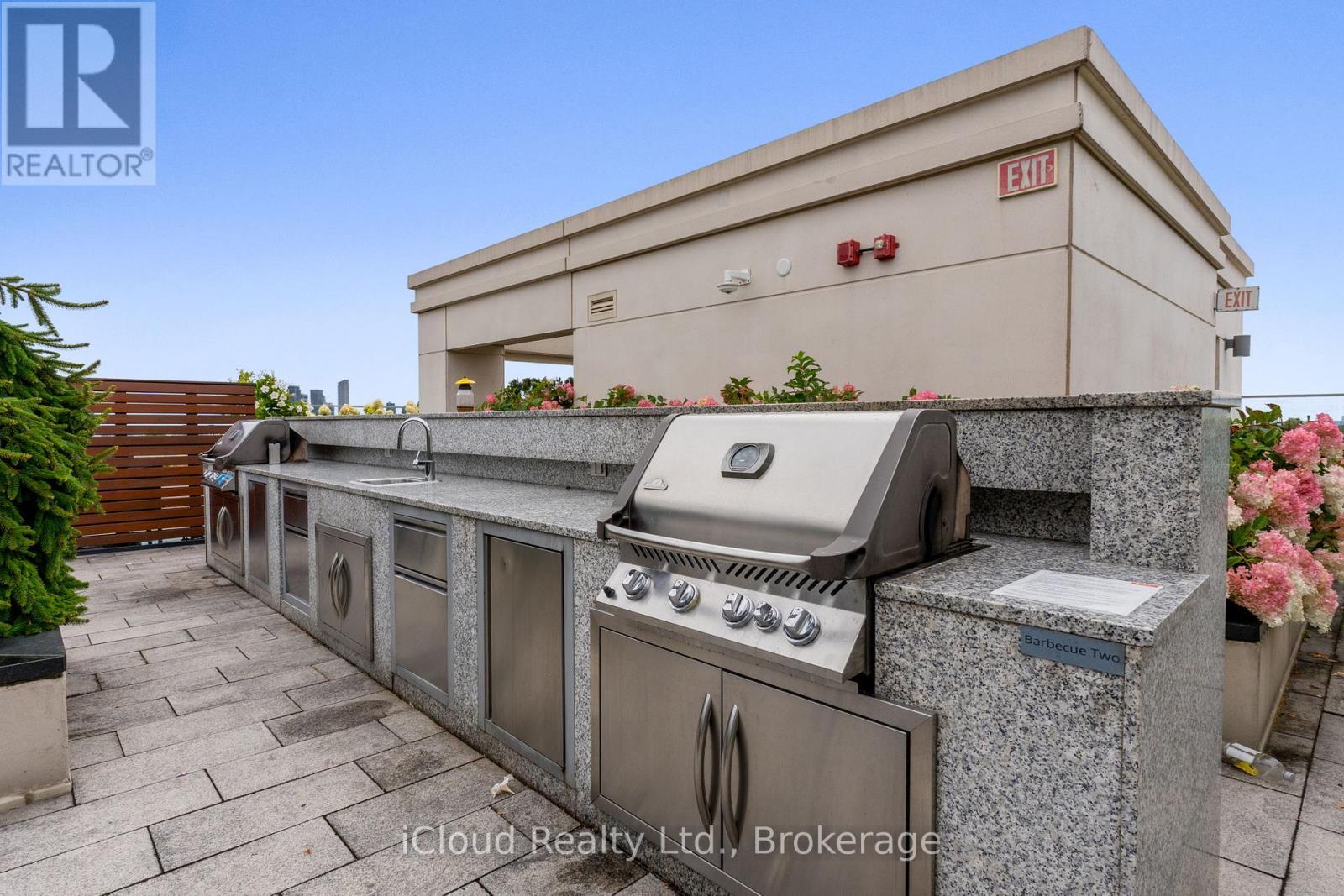 714 - 1 Old Mill Drive, Toronto, Ontario  M6S 0A1 - Photo 35 - W12576932