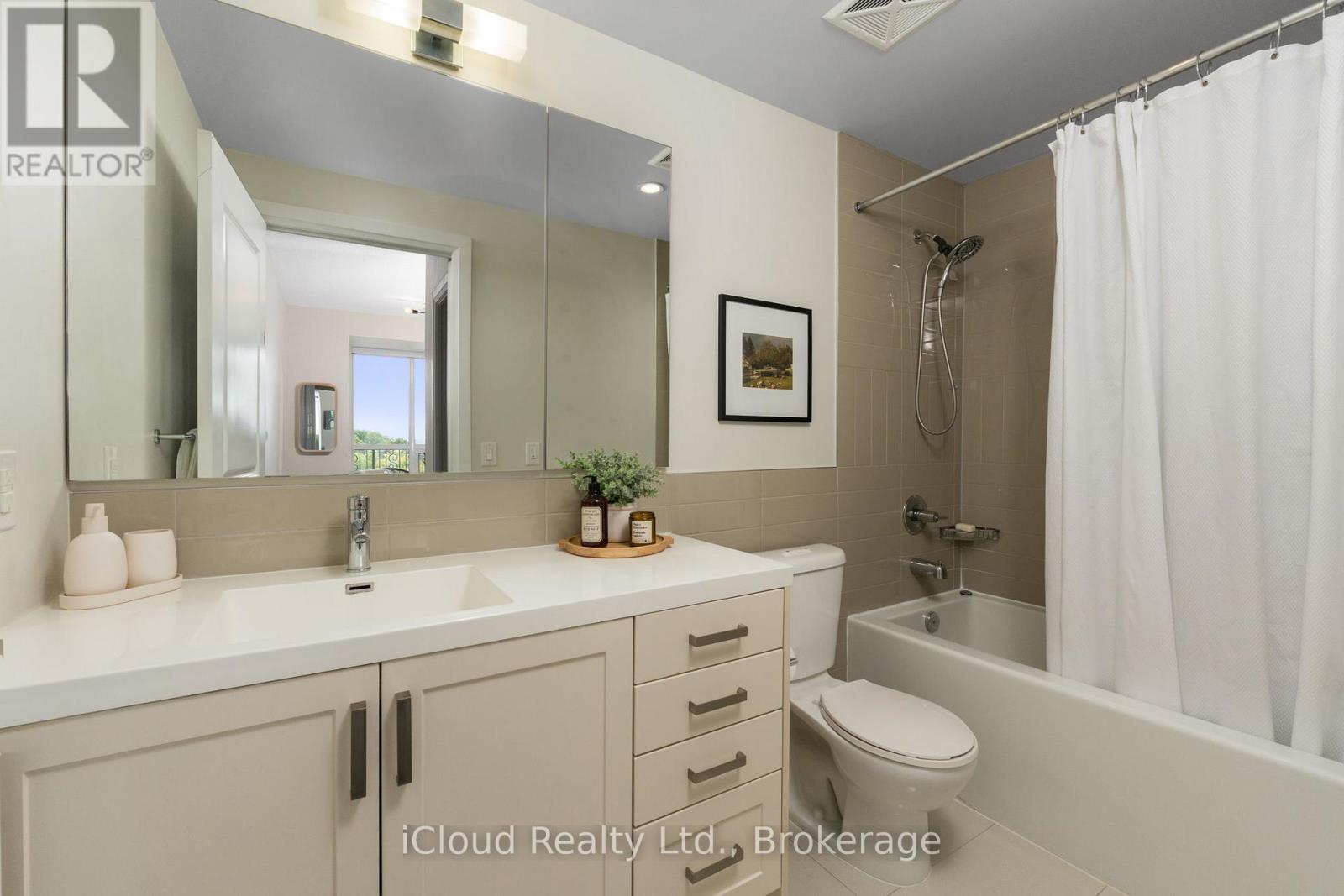 714 - 1 Old Mill Drive, Toronto, Ontario  M6S 0A1 - Photo 6 - W12576932