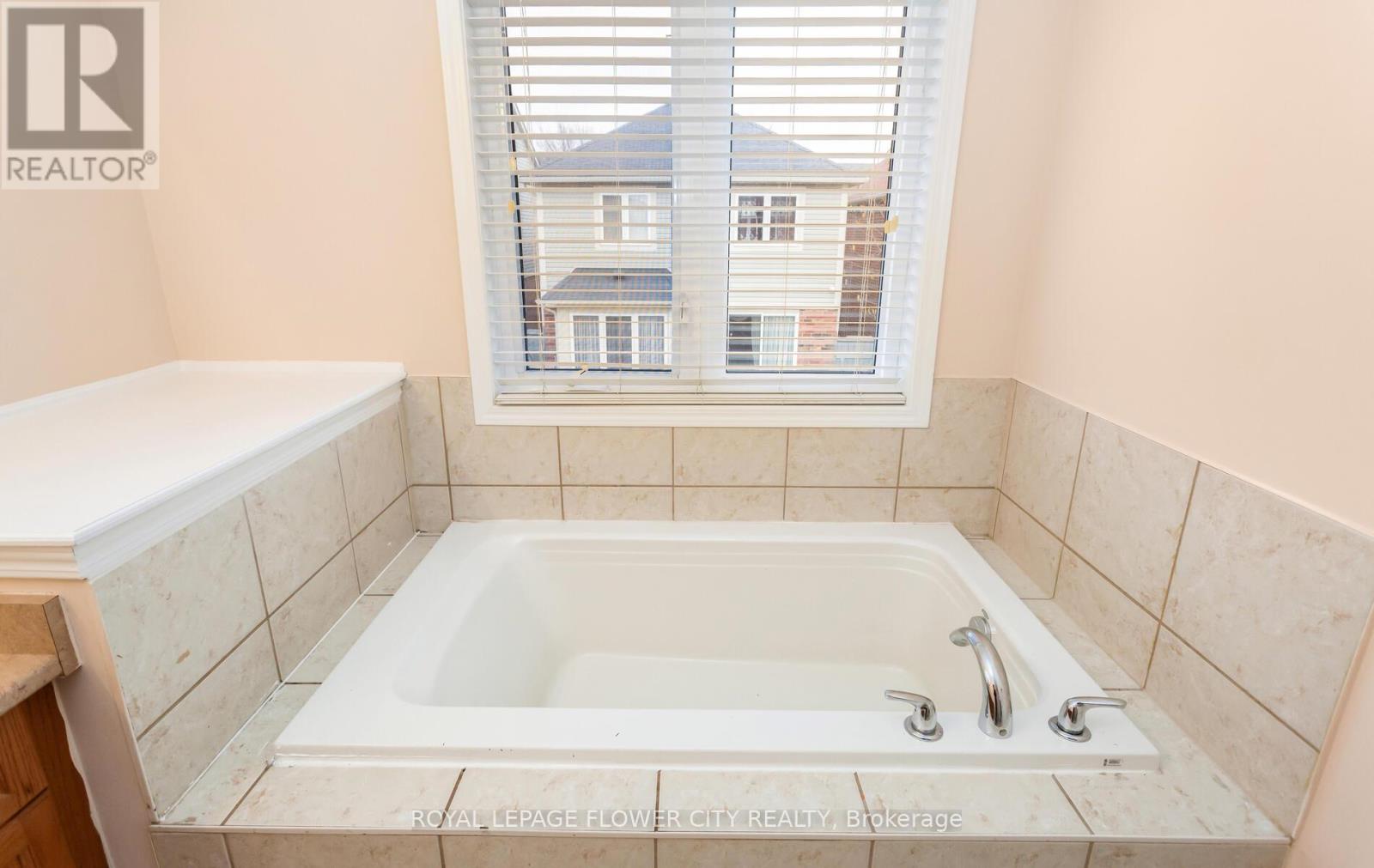 47 Haverty Trail, Brampton, Ontario  L7A 0S3 - Photo 19 - W12576960