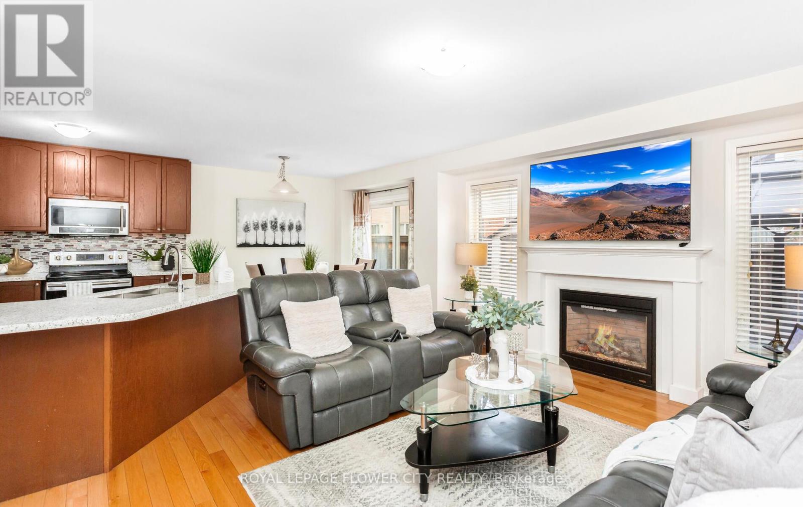 47 Haverty Trail, Brampton, Ontario  L7A 0S3 - Photo 4 - W12576960