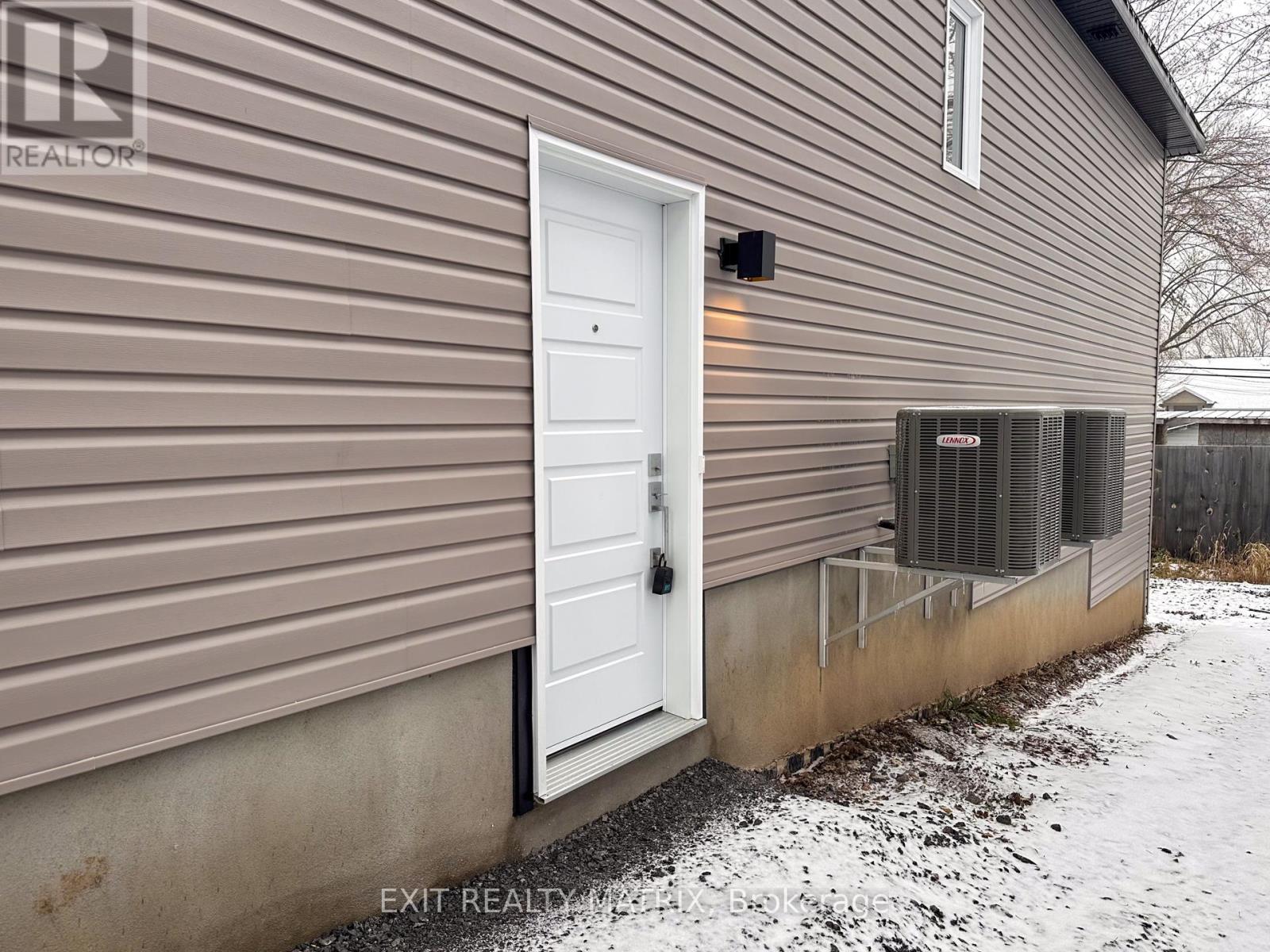 B - 615 Montessor Crescent, Alfred And Plantagenet, Ontario  K0A 3K0 - Photo 2 - X12577002