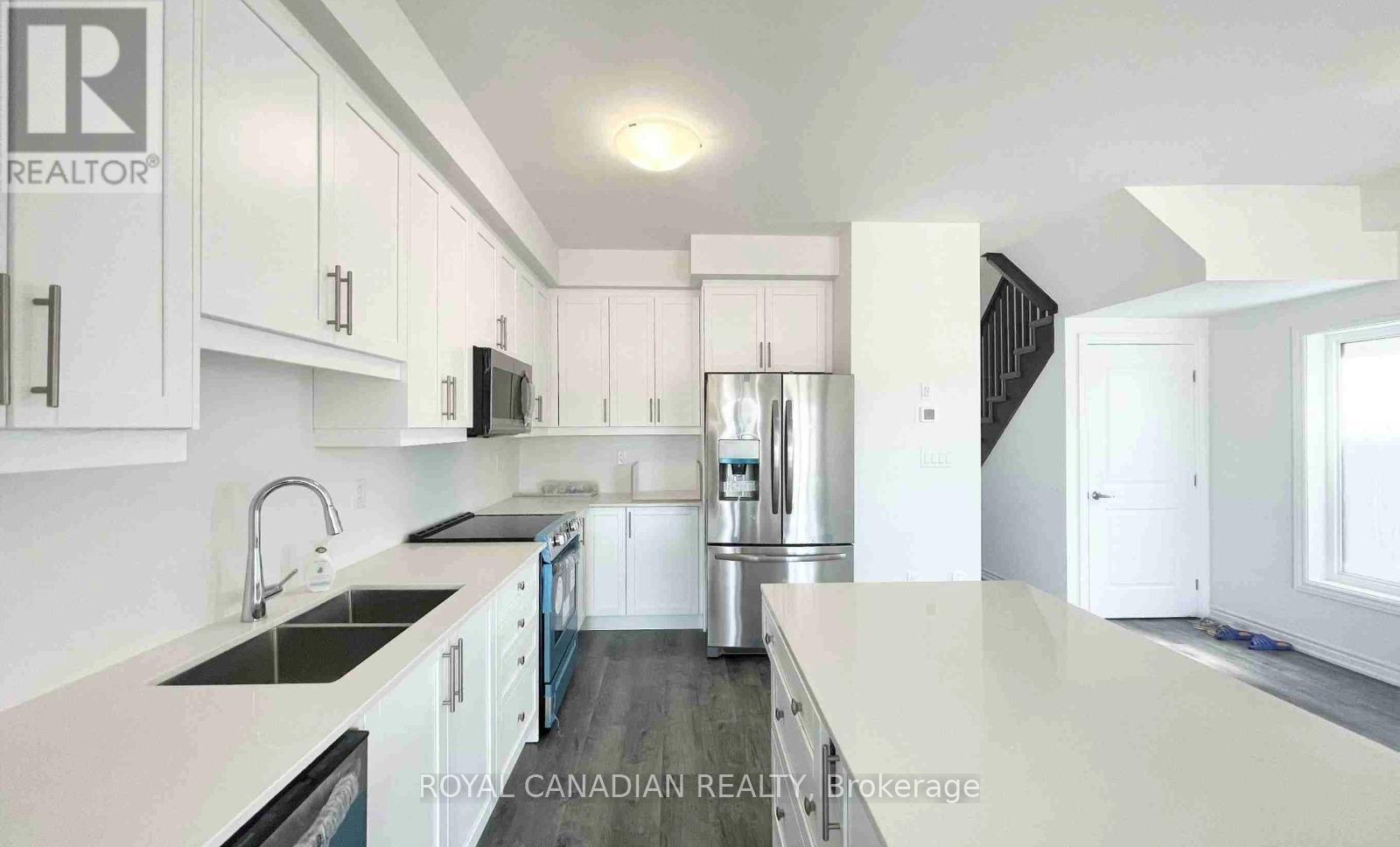 26 Bellhouse Avenue, Brantford, Ontario  N3T 0T7 - Photo 2 - X12576944