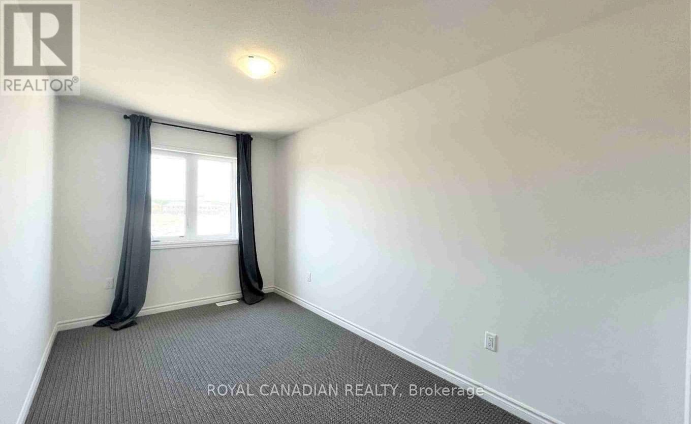 26 Bellhouse Avenue, Brantford, Ontario  N3T 0T7 - Photo 5 - X12576944