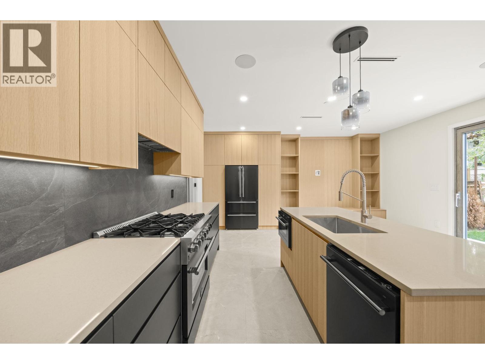 1 2091 E 20th Avenue, Vancouver, British Columbia  V5N 2L1 - Photo 3 - R3070130