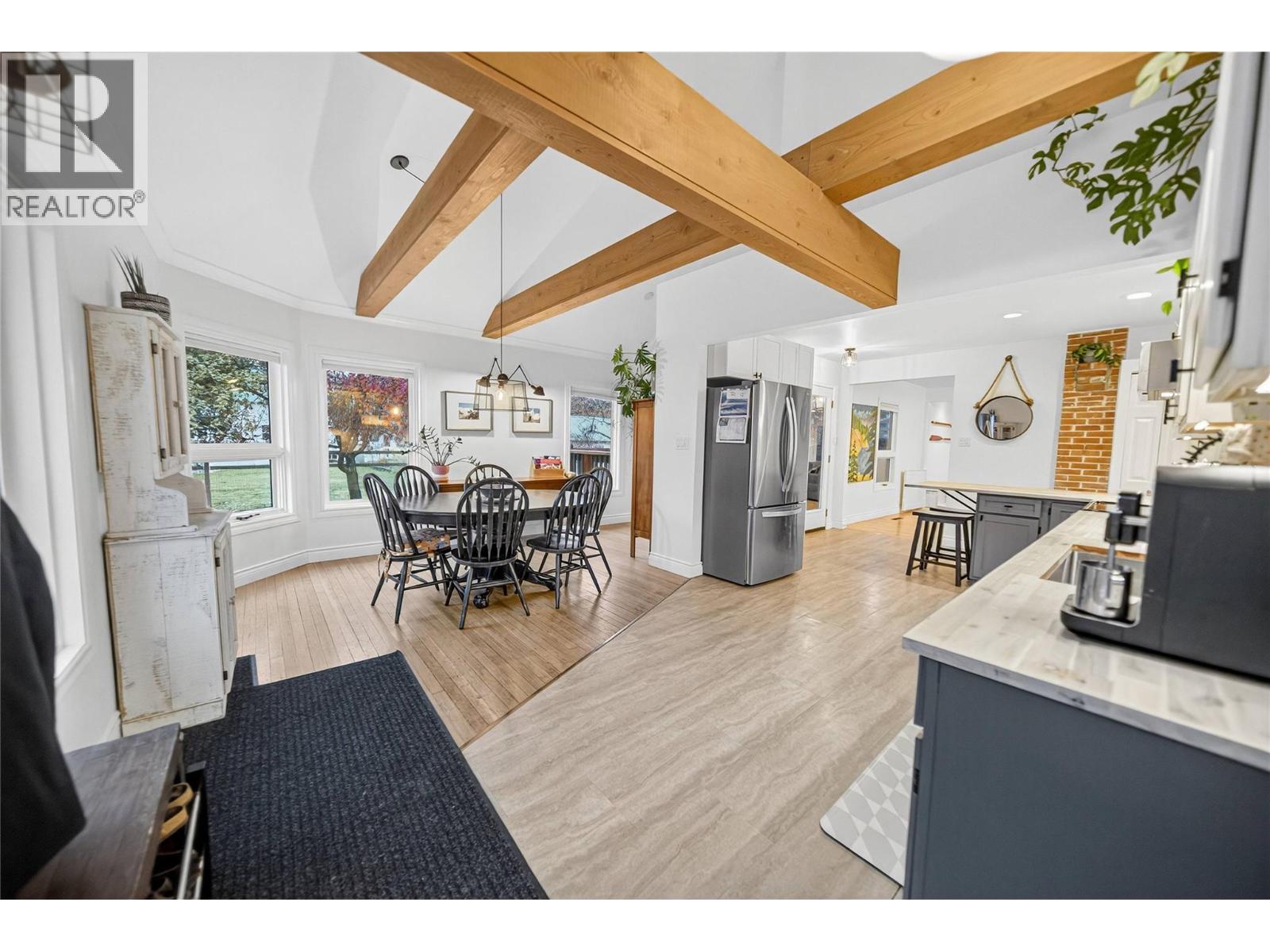 38 101st Avenue, Kimberley, British Columbia  V1A 1A3 - Photo 2 - 10369917