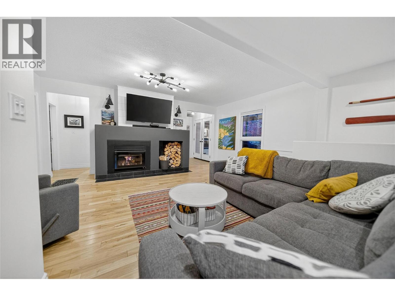 38 101st Avenue, Kimberley, British Columbia  V1A 1A3 - Photo 4 - 10369917