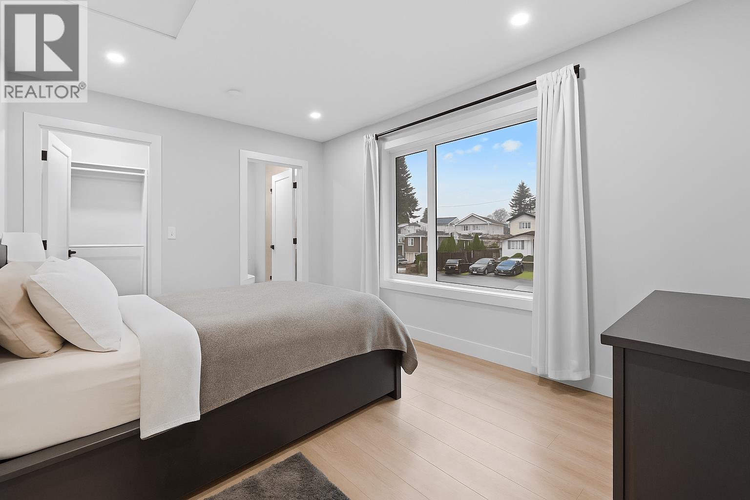 5499 Manor Street, Burnaby, British Columbia  V5G 1B6 - Photo 11 - R3070134