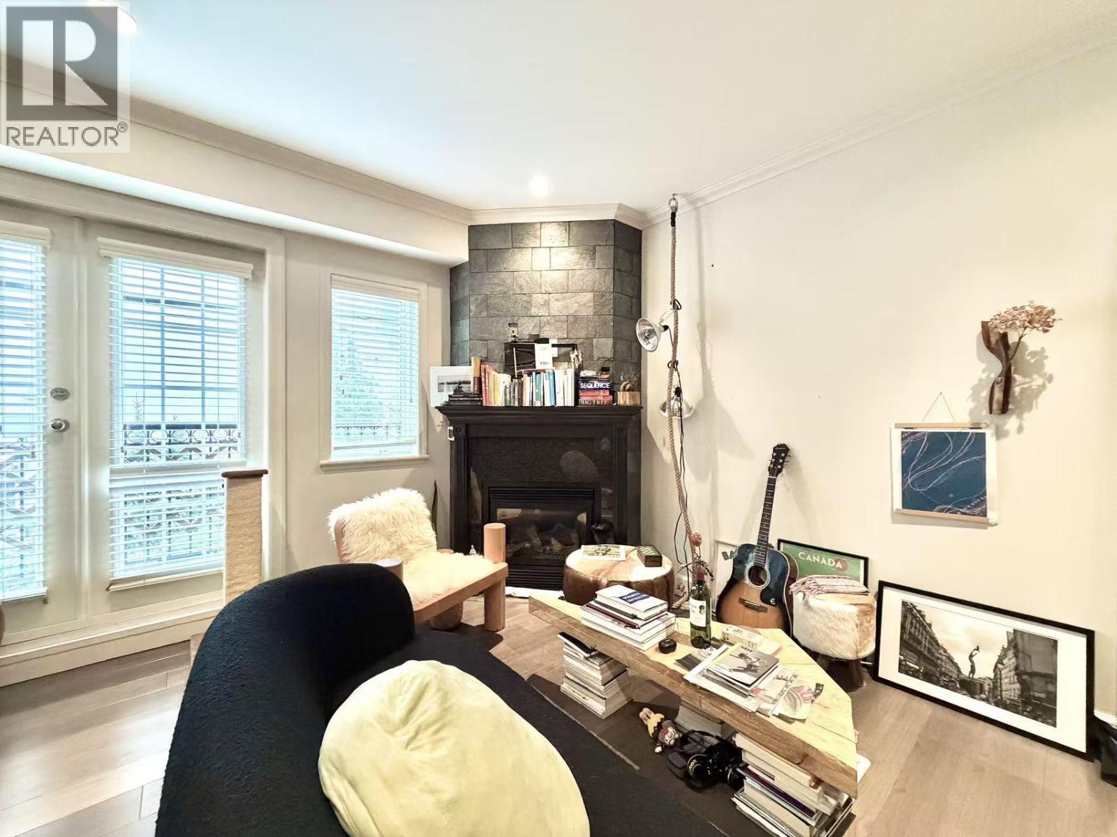 2 1137 Barclay Street, Vancouver, British Columbia  V6E 1G8 - Photo 1 - R3070126