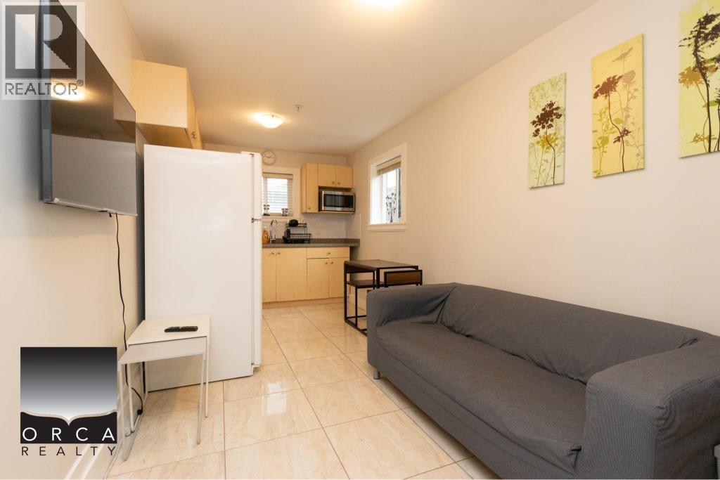 3351 Wellington Avenue, Vancouver, British Columbia  V5R 4Y3 - Photo 2 - R3070132