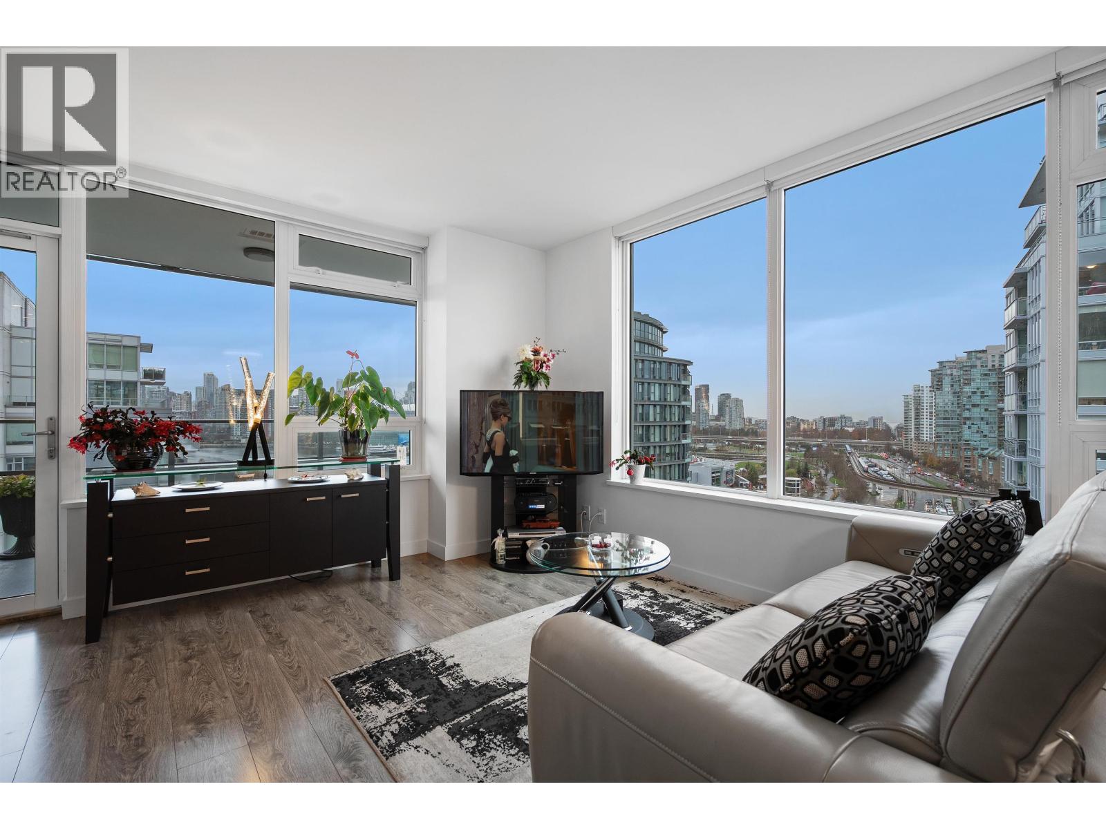 1605 110 Switchmen Street, Vancouver, British Columbia  V6A 0C6 - Photo 1 - R3070107