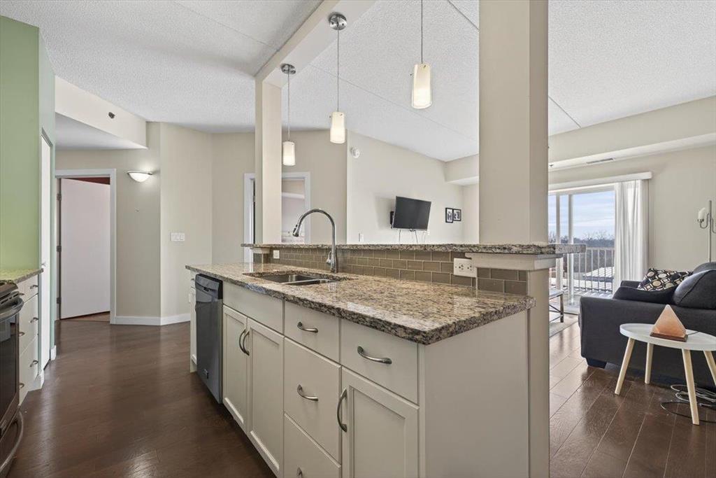 305 110 Creek Bend Road, Winnipeg, Manitoba  R2N 0H3 - Photo 3 - 202529012