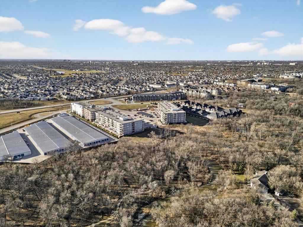 305 110 Creek Bend Road, Winnipeg, Manitoba  R2N 0H3 - Photo 33 - 202529012