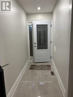 23 Michigan Avenue, Brampton, Ontario L6Y 4N5 - Photo 2 - W12576994