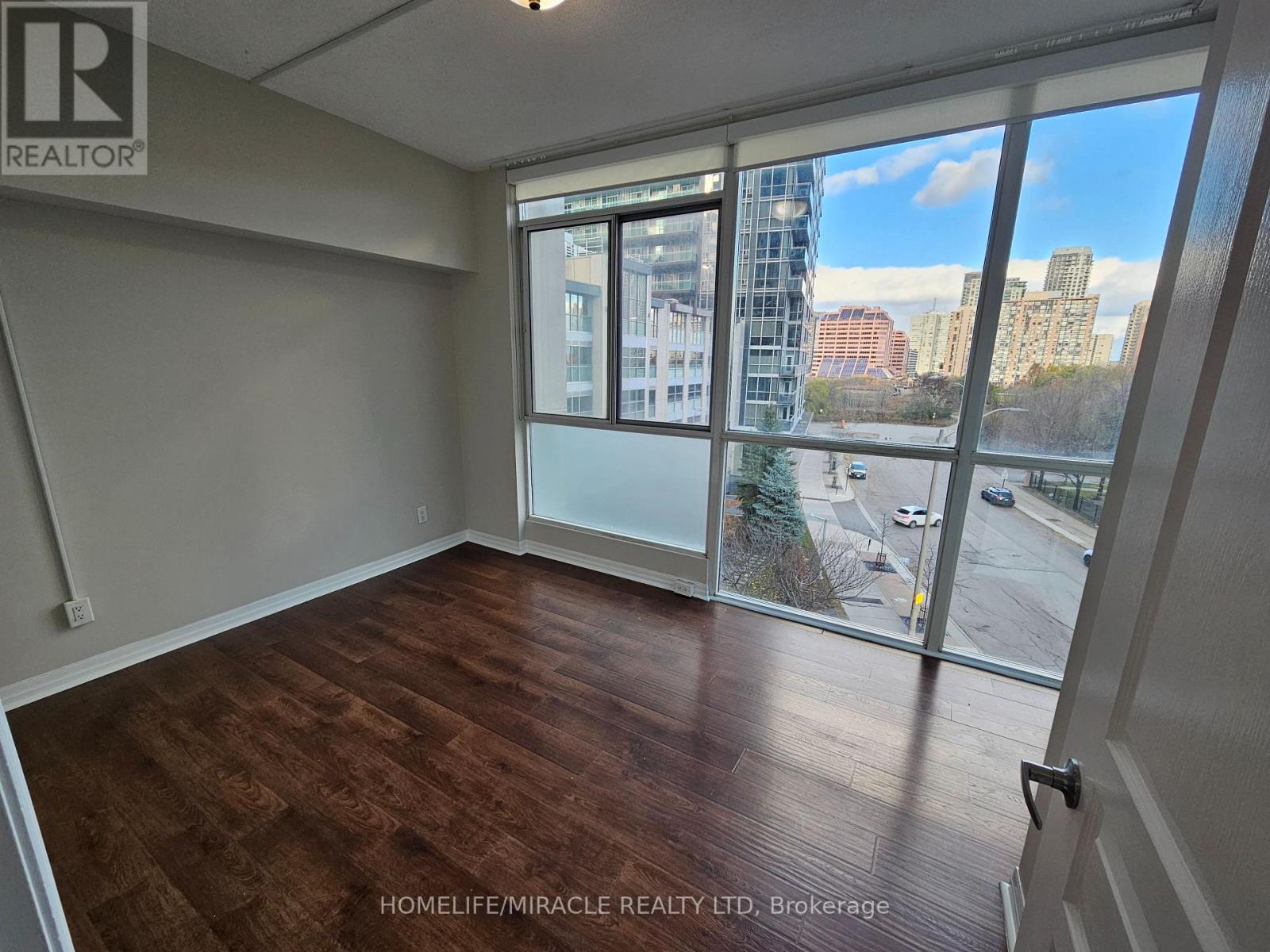 406 - 225 Webb Drive, Mississauga, Ontario  L5B 4P2 - Photo 14 - W12577004