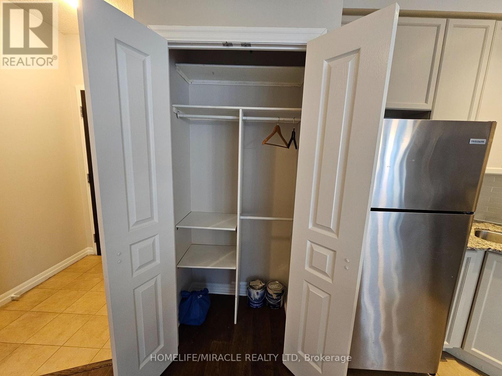 406 - 225 Webb Drive, Mississauga, Ontario  L5B 4P2 - Photo 24 - W12577004