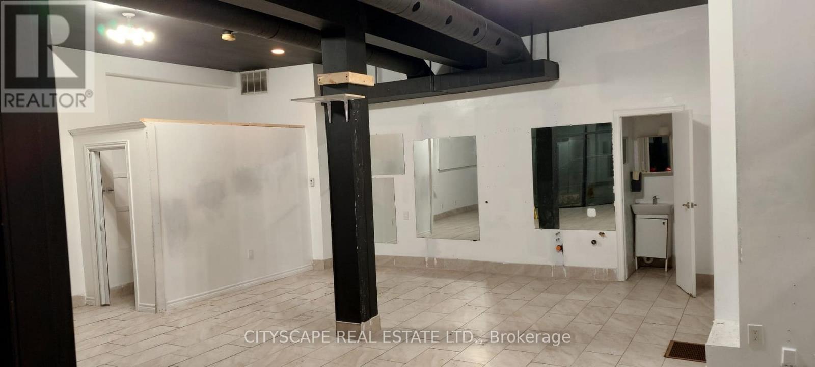 101 - 398 Concession Street, Hamilton, Ontario  L9A 1B7 - Photo 2 - X12476584