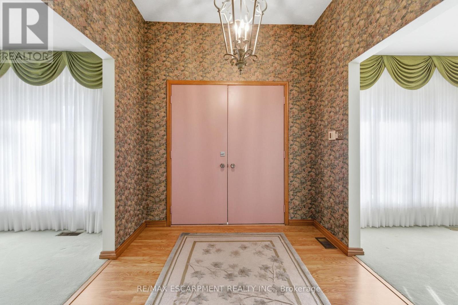 1235 Barton Street, Hamilton, Ontario  L8E 5G9 - Photo 4 - X12576976