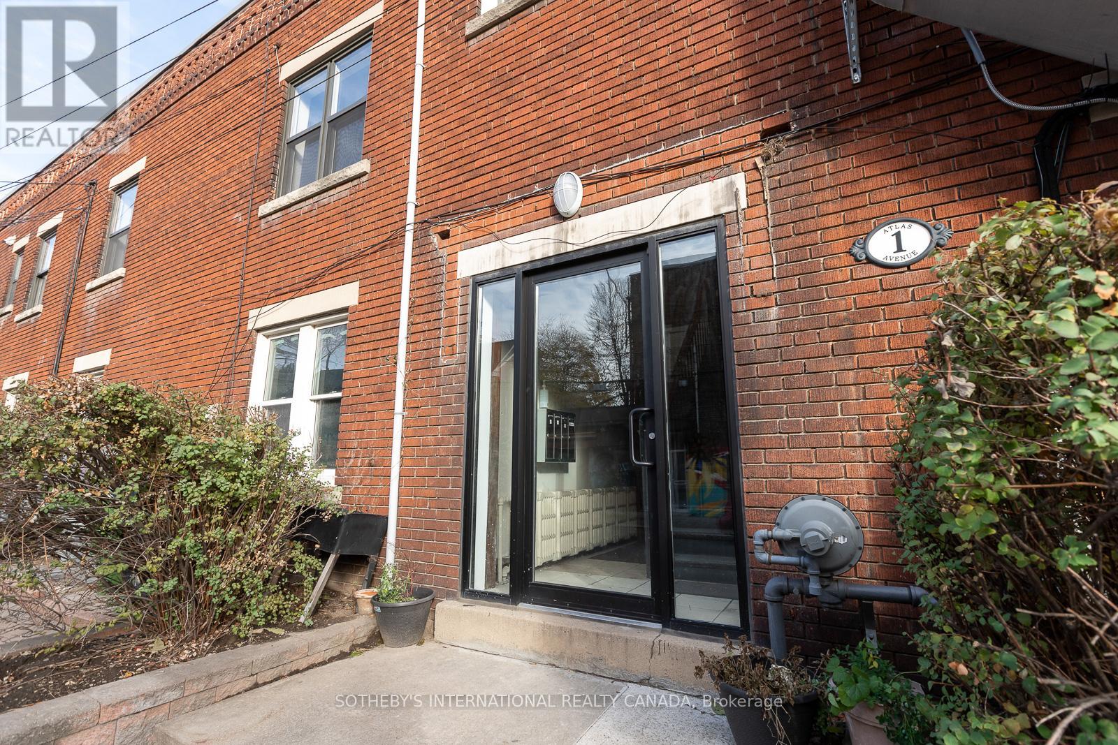 3 - 820 St. Clair Avenue W, Toronto, Ontario M6C 1B6 - Photo 17 - C12576476