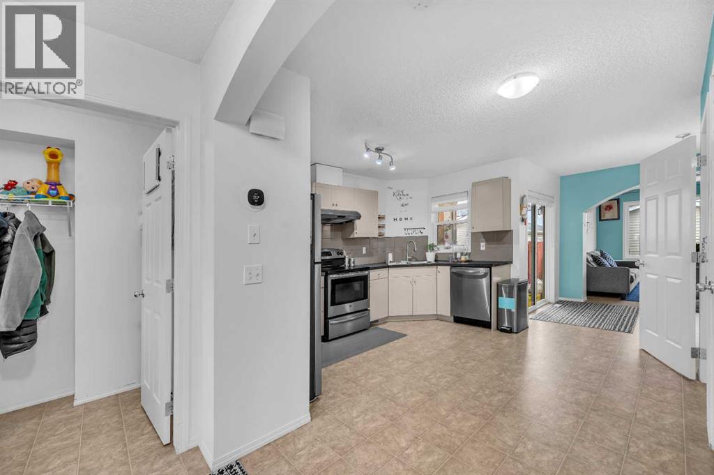 144 Saddlecrest Place Ne, Calgary, Alberta  T3J 5G2 - Photo 4 - A2270779