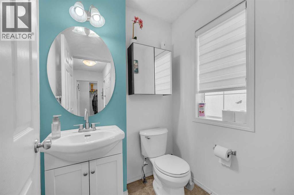 144 Saddlecrest Place Ne, Calgary, Alberta  T3J 5G2 - Photo 5 - A2270779