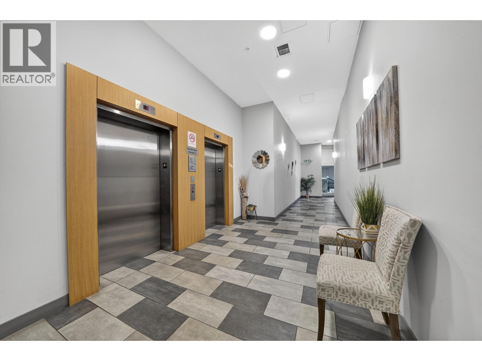 Ph6 6283 Kingsway, Burnaby, British Columbia  V5J 0H3 - Photo 2 - R3069967