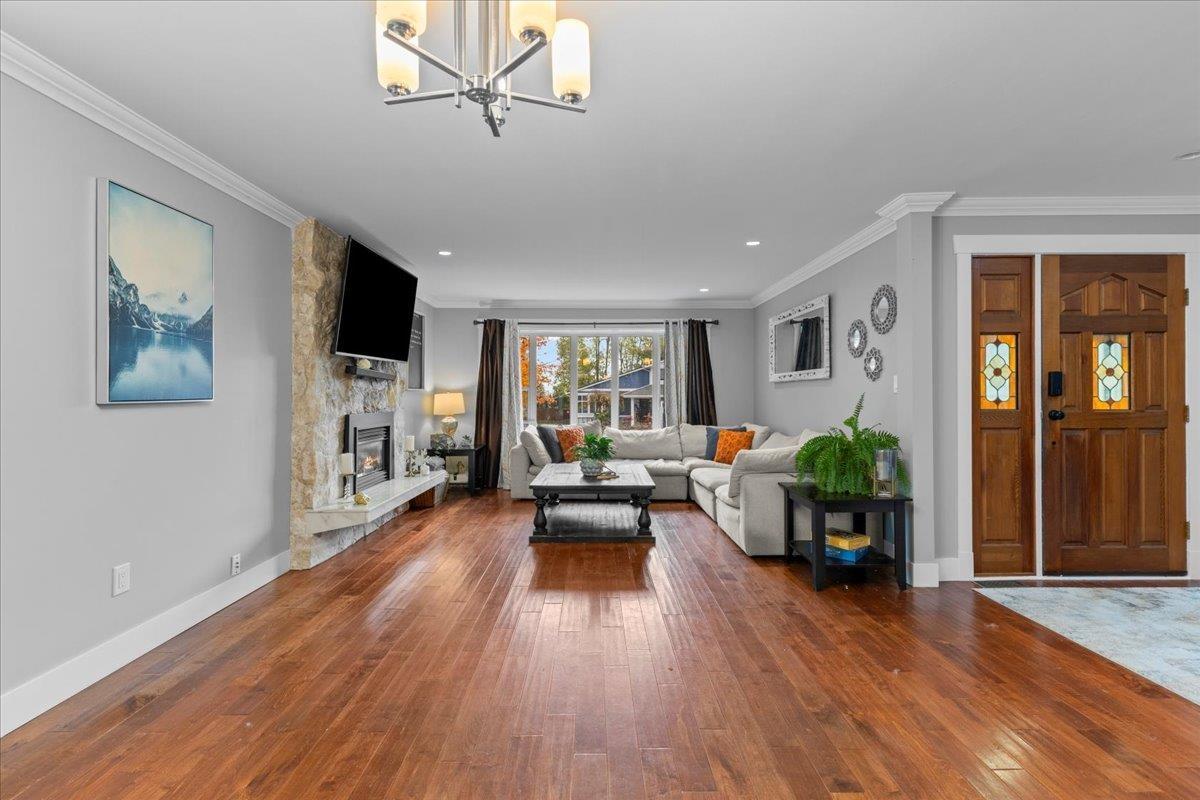 32983 Whidden Avenue, Mission, British Columbia  V2V 6G4 - Photo 6 - R3070171