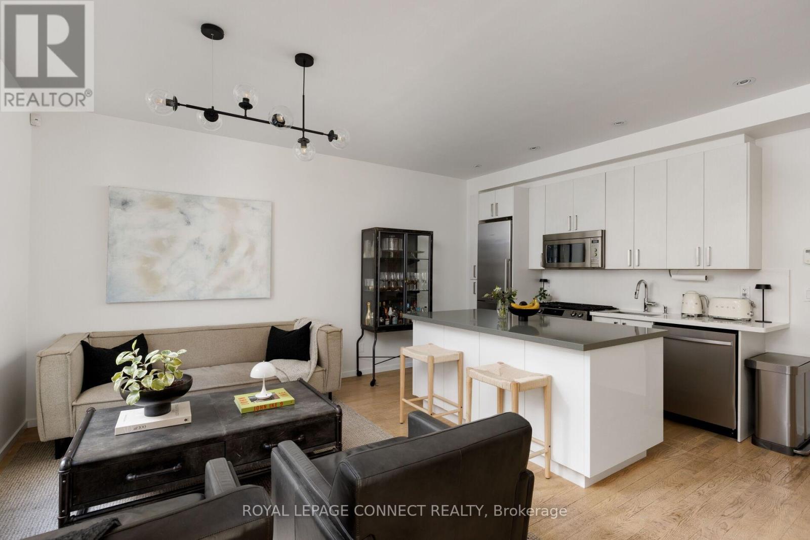 Th3 - 126 Spadina Road, Toronto, Ontario  M5R 2T8 - Photo 10 - C12577020