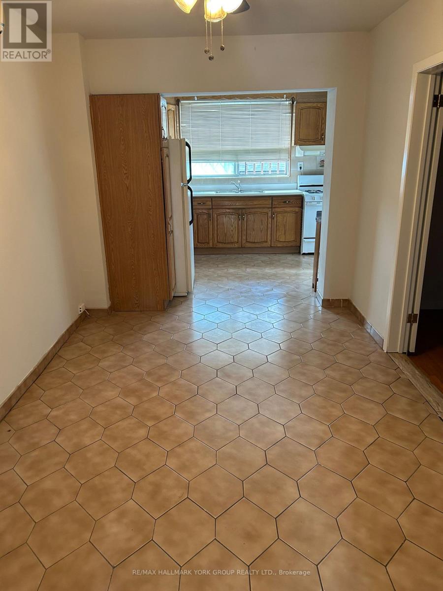 Main Fl - 472 Winona Drive, Toronto, Ontario  M6C 3T7 - Photo 4 - C12577058