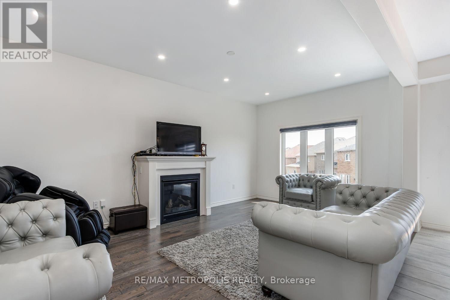 93 Elephant Hill Drive, Clarington, Ontario  L1C 0V8 - Photo 3 - E12577040