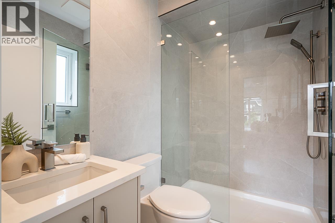 1 1816 E 3rd Avenue, Vancouver, British Columbia  V5N 1H2 - Photo 9 - R3070093