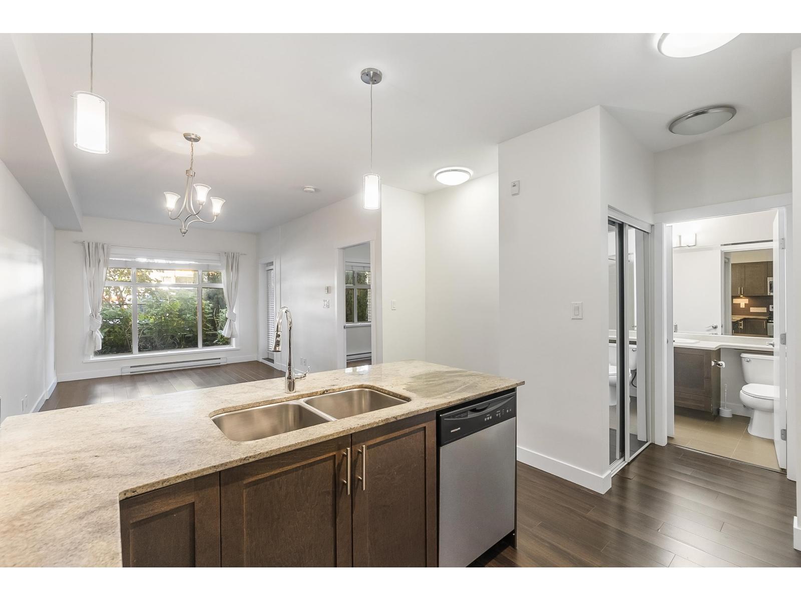 L115 13468 King George Boulevard, Surrey, British Columbia  V3T 0H5 - Photo 10 - R3070019