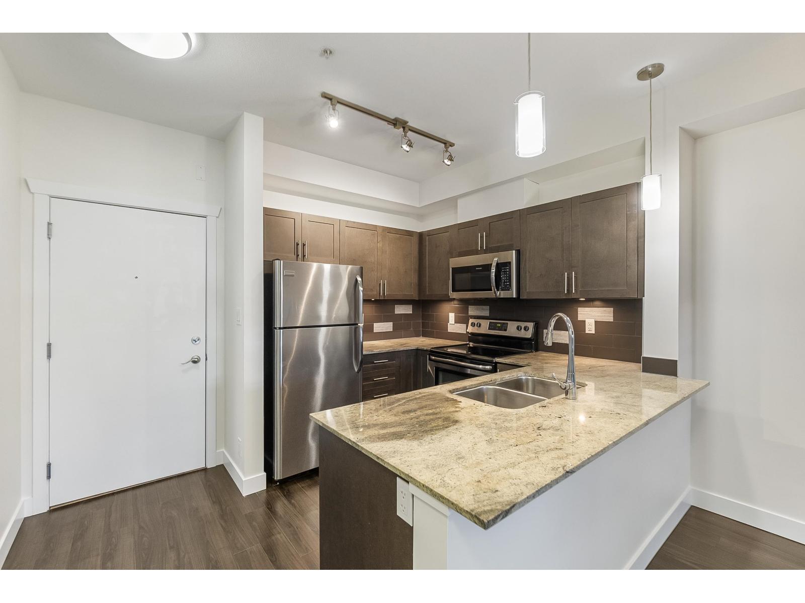 L115 13468 King George Boulevard, Surrey, British Columbia  V3T 0H5 - Photo 6 - R3070019