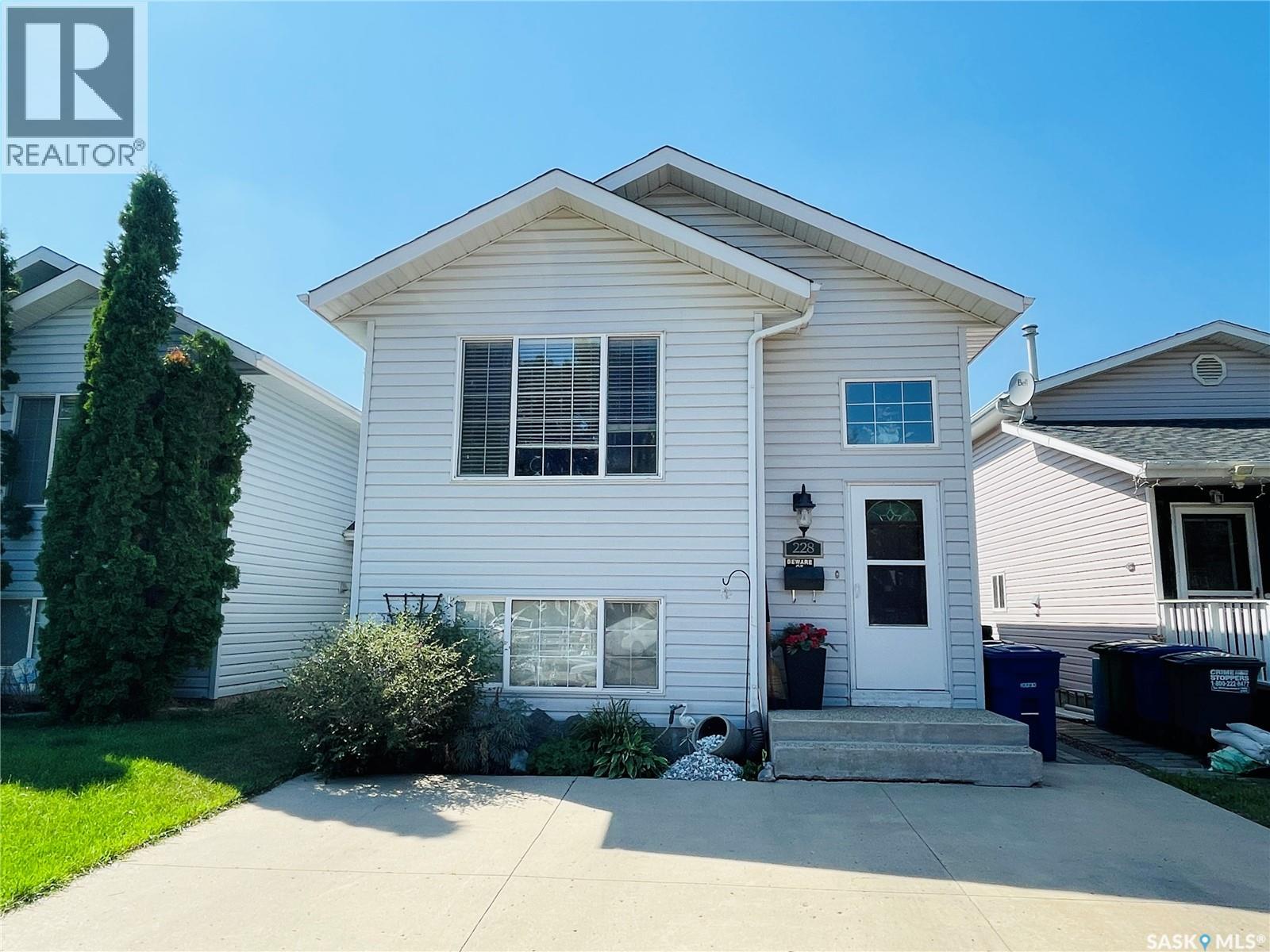 228 Lochrie Crescent, Saskatoon, Saskatchewan  S7M 5E4 - Photo 1 - SK024699