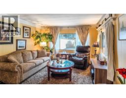 42 951 Homewood Rd Shady Maples, Campbell River, Ca