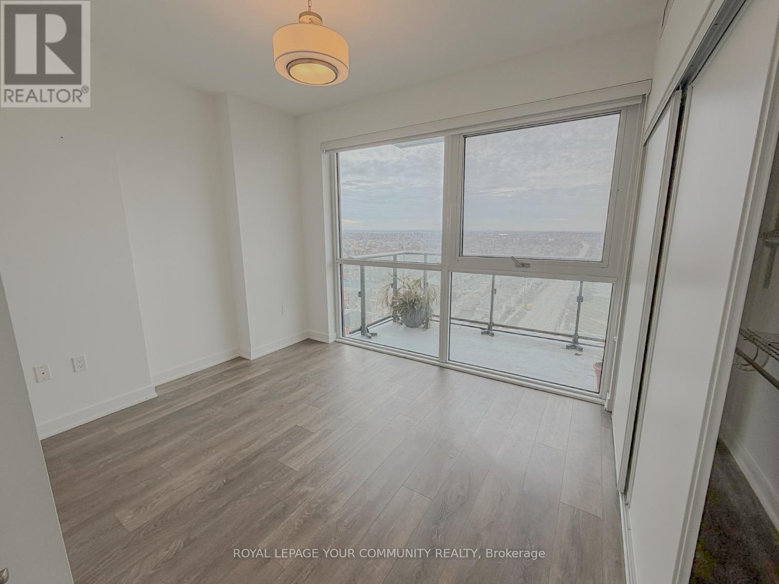 1704 - 75 Oneida Crescent, Richmond Hill, Ontario  L4B 0H3 - Photo 7 - N12577072