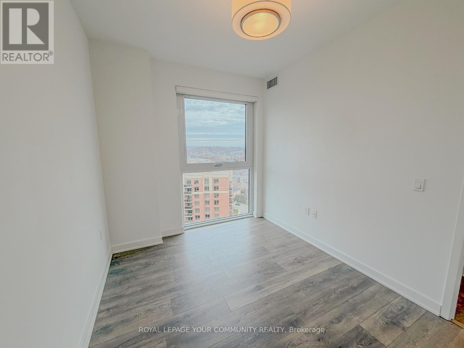 1704 - 75 Oneida Crescent, Richmond Hill, Ontario  L4B 0H3 - Photo 8 - N12577072