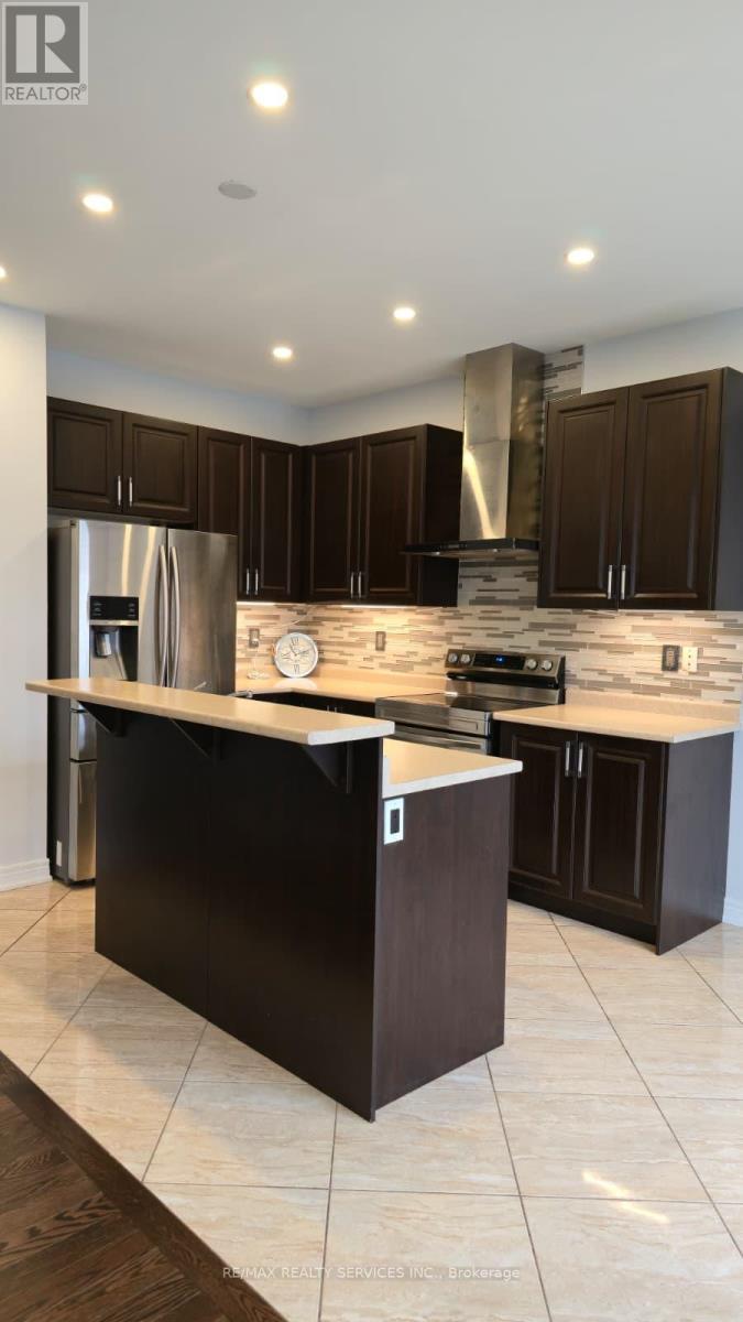 92 Allegro Drive, Brampton, Ontario  L6Y 5Y3 - Photo 10 - W12577016