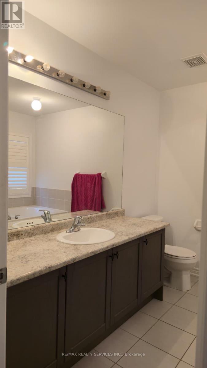 92 Allegro Drive, Brampton, Ontario  L6Y 5Y3 - Photo 16 - W12577016