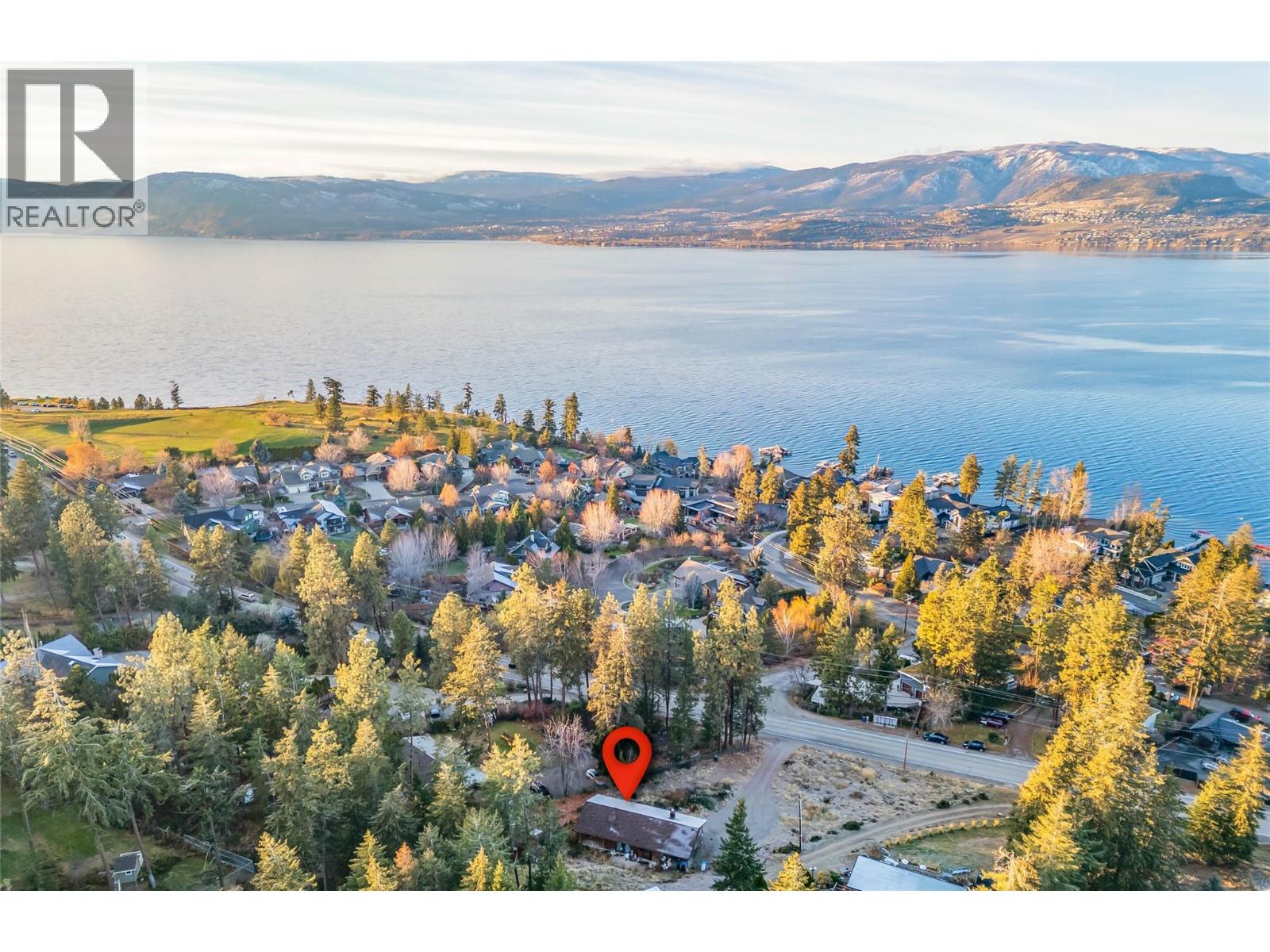 5127 Lakeshore Road, Kelowna, British Columbia